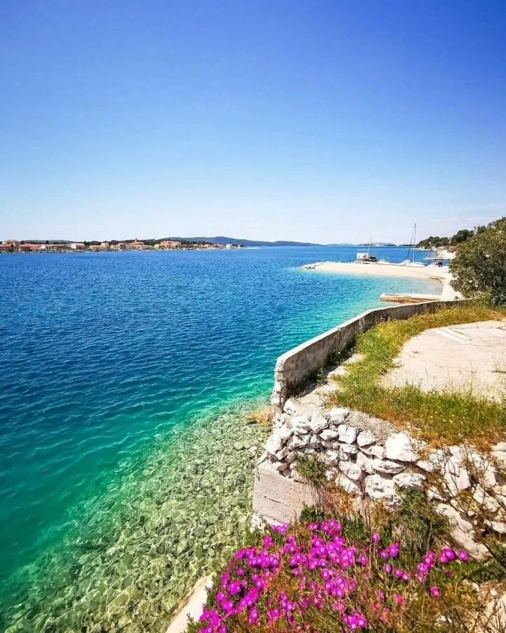 Ana, Sibenik - Brodarica Apartment *