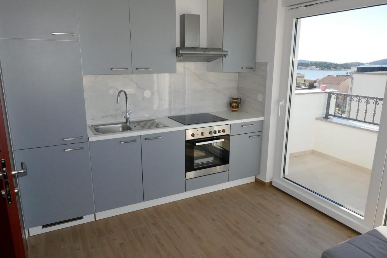 Ana, Sibenik - Brodarica Apartment
