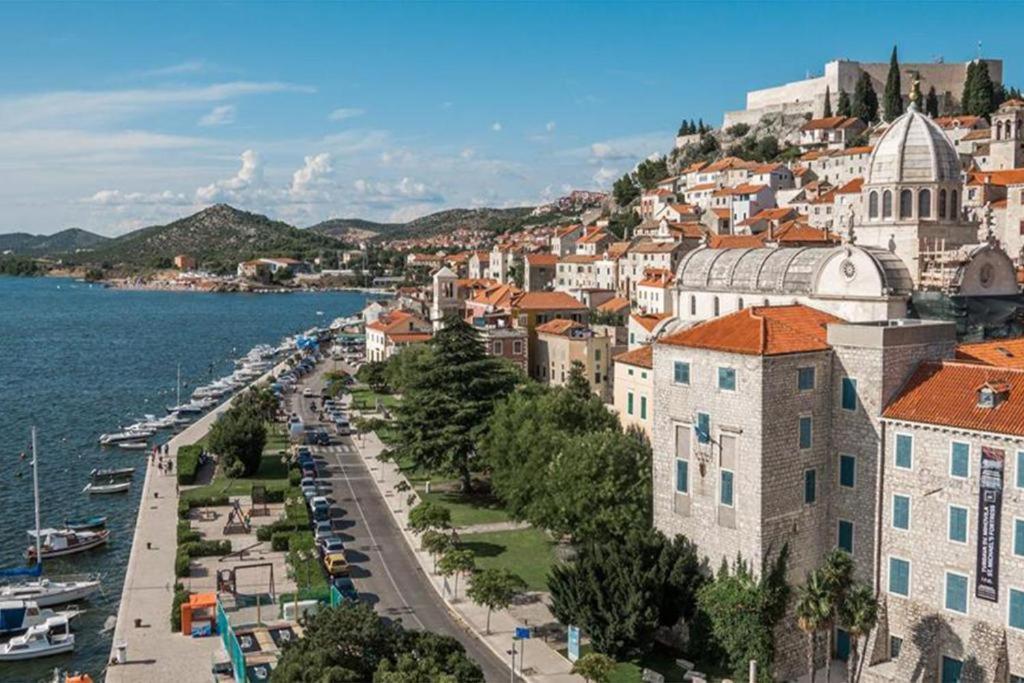 Ana, Sibenik - Brodarica *